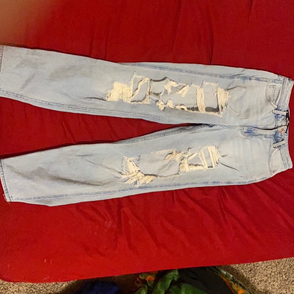 Women ripped jean